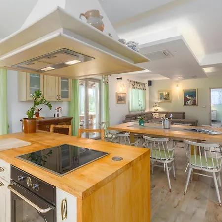 Stella Polaris Stuti